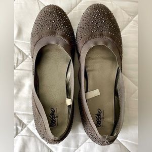 barely worn super cute grey sparkly flats